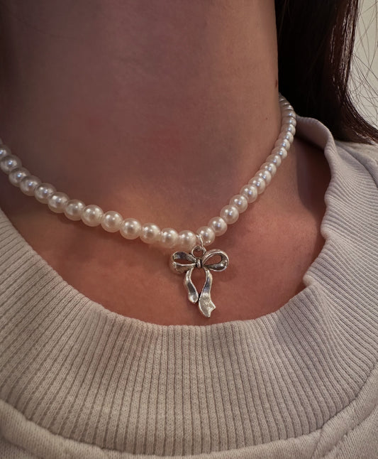 silver bow necklace